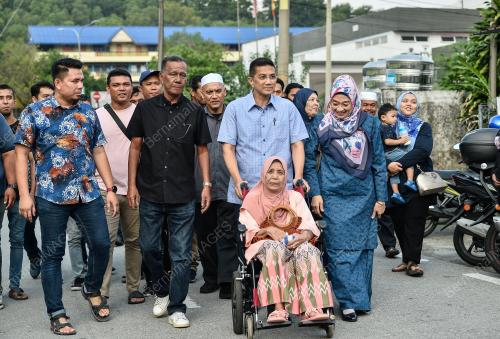 DATUK SERI MOHAMED AZMIN ALI