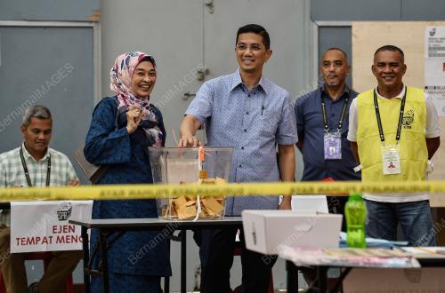 DATUK SERI MOHAMED AZMIN ALI
