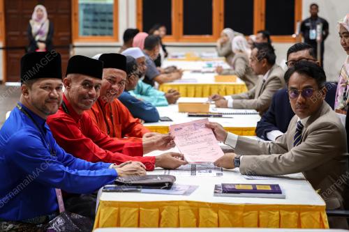 PENAMAAN CALON PRN