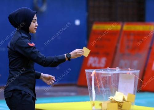 UNDI AWAL-POLIS