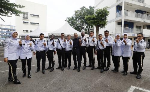 HARI MENGUNDI AWAL PRN
