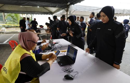 HARI MENGUNDI AWAL PRN-15