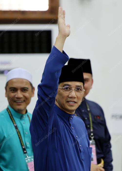 DATUK SERI MOHAMED AZMIN ALI