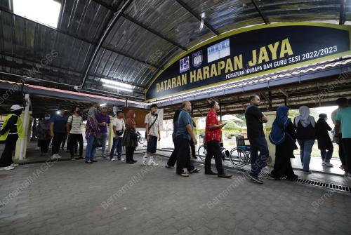 HARI MENGUNDI PRN-15