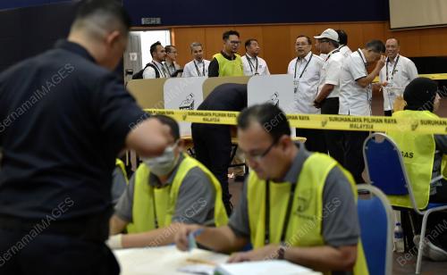 LAWATAN TIMBALAN KETUA POLIS SELANGOR DAN PENEGRUSI SPR