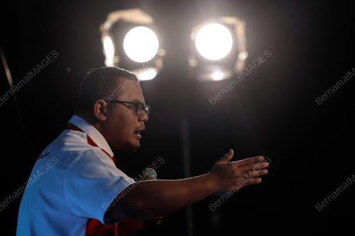 DATUK SERI AMIRUDIN SHARI