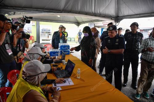 DATUK SERI AYOB KHAN MYDIN PITCHAY
