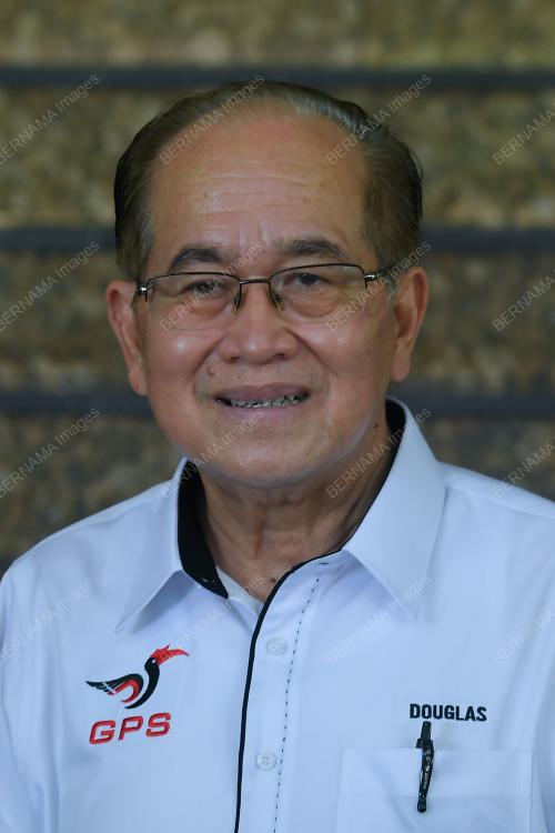 DATUK AMAR DOUGLAS UNGGAH EMBAS