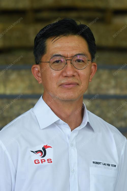 ROBERT LAU HUI YEW