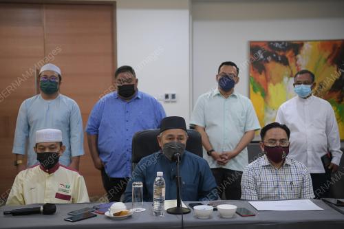 DATUK SERI TUAN IBRAHIM TUAN MAN