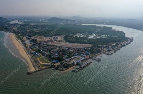RUTIN HARIAN PENDUDUK NELAYAN KUALA KEMAMAN