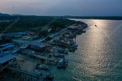 RUTIN HARIAN PENDUDUK NELAYAN KUALA KEMAMAN