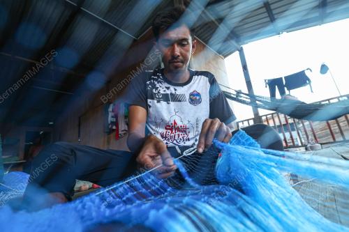 RUTIN HARIAN PENDUDUK NELAYAN KUALA KEMAMAN