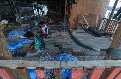 RUTIN HARIAN PENDUDUK NELAYAN KUALA KEMAMAN