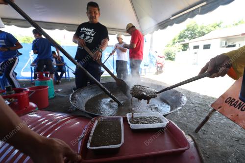 BUBUR ASYURA MENGERATKAN SILATURAHIM