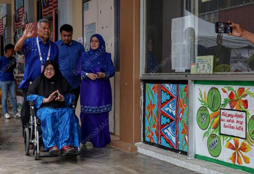 DATUK SERI AHMAD SAID