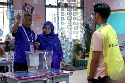 DATUK SERI AHMAD SAID