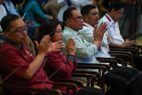 DATUK SERI ANWAR IBRAHIM