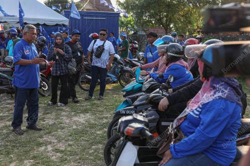 DATUK SERI AHMAD SAID
