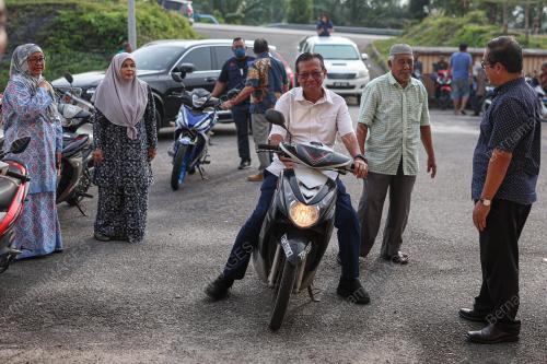 DATUK SERI AHMAD SHABERY CHEEK