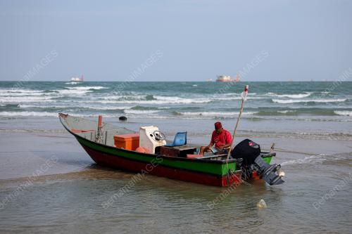 SUASANA KAMPUNG PANTAI TELOK KALONG