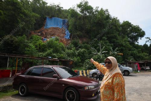 TANAH RUNTUH