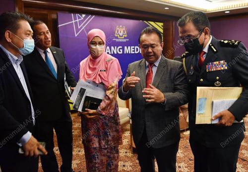 DATUK SERI ALEXANDER NANTA LINGGI