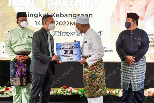 SENATOR DATUK IDRIS AHMAD