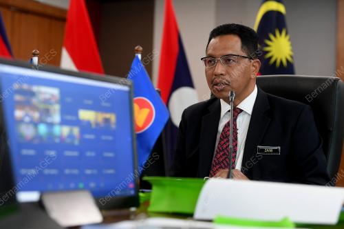 DATUK SERI IR DR ZAINI UJANG