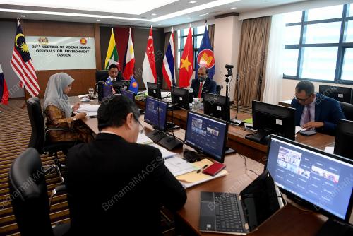 DATUK SERI IR DR ZAINI UJANG