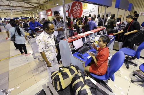 PTJ00_08052014_AIR_ASIA-7