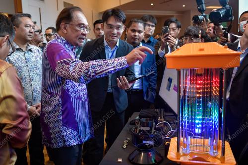 DATUK SERI ANWAR IBRAHIM