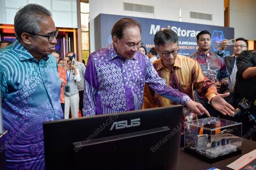 DATUK SERI ANWAR IBRAHIM