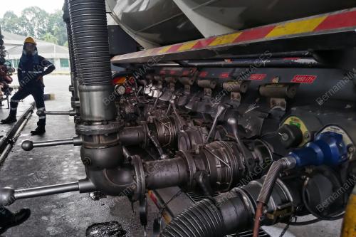 TERMINAL PENEDARAN PETROLEUM LEMBAH KLANG