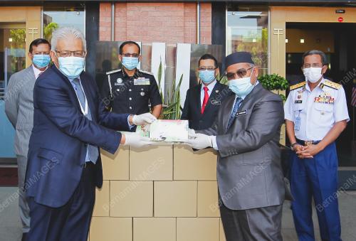 DATUK SERI HAMZAH ZAINUDDIN