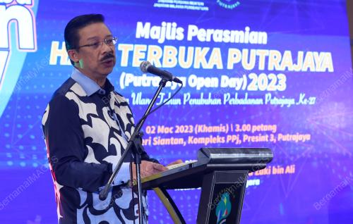 TAN SRI MOHD ZUKI ALI