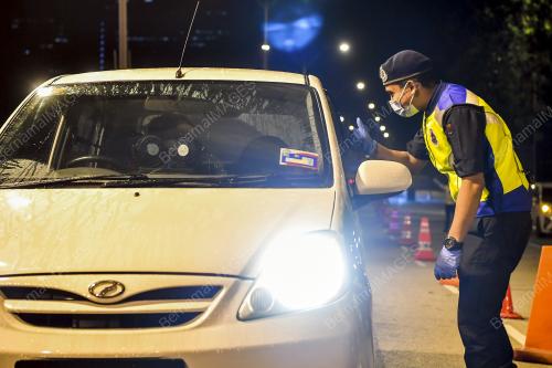 PETUGAS BARISAN HADAPAN KESELAMATAN BERSAHUR