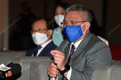 DATUK SERI DR ADHAM BABA