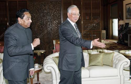 MOHD NAJIB TUN ABDUL RAZAK