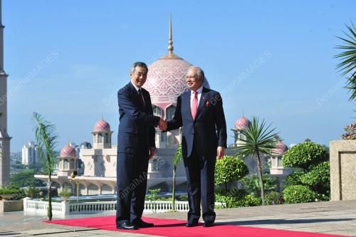 PTJ01_05012012_SINGAPURA