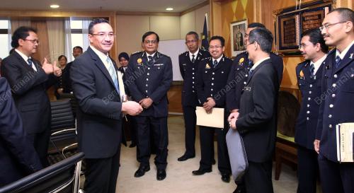 DATUK SERI HISHAMUDDIN TUN HUSSEIN