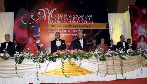 NAJIB TUN RAZAK