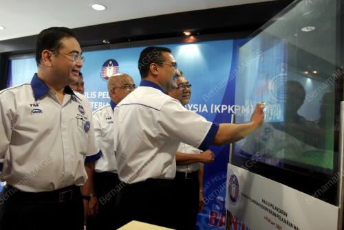 HISHAMMUDDIN TUN HUSSEIN