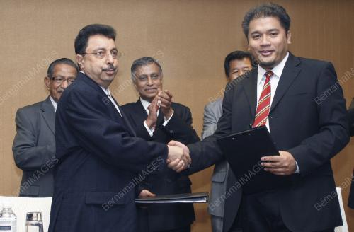 TAN SRI NOR MOHAMED YAKCOP