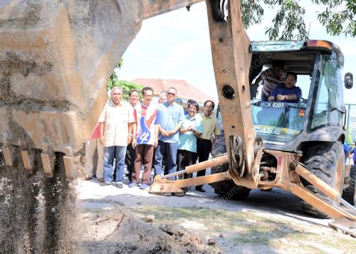 PTJ01_06052018_PECAH_TANAH
