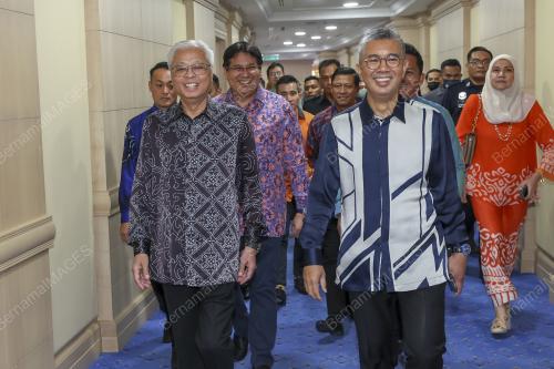DATUK SERI ISMAIL SABRI YAAKOB