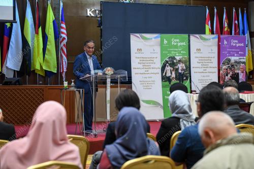 DATUK SERI DZULKEFLY AHMAD