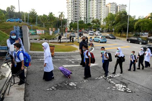 TINJAUAN SEKOLAH HARI PERTAMA 2021