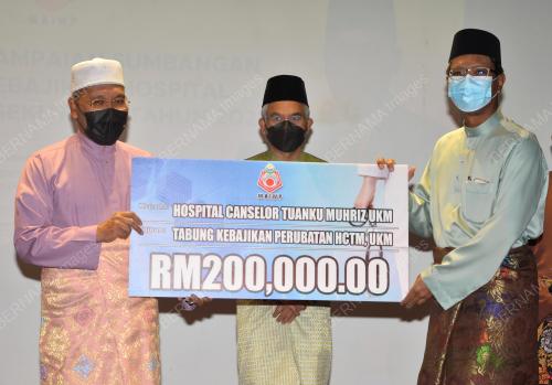 SENATOR DATUK IDRIS AHMAD