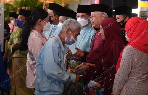 DATUK SERI ISMAIL SABRI YAAKOB